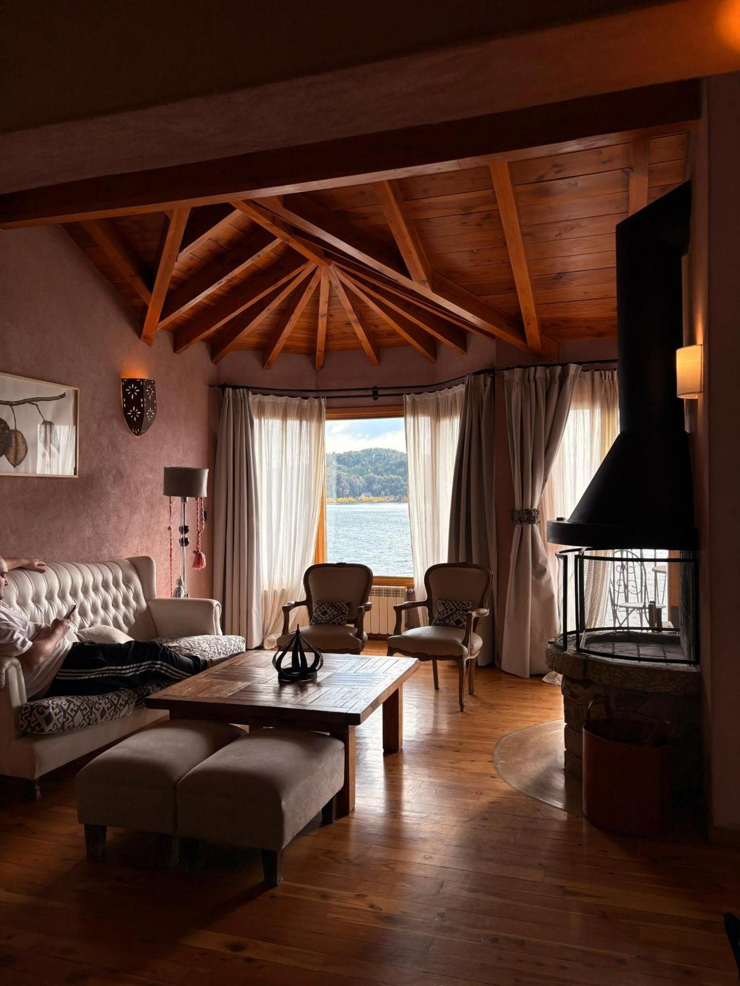 Lirolay Suites - Apart Hotel San Carlos de Bariloche Luaran gambar